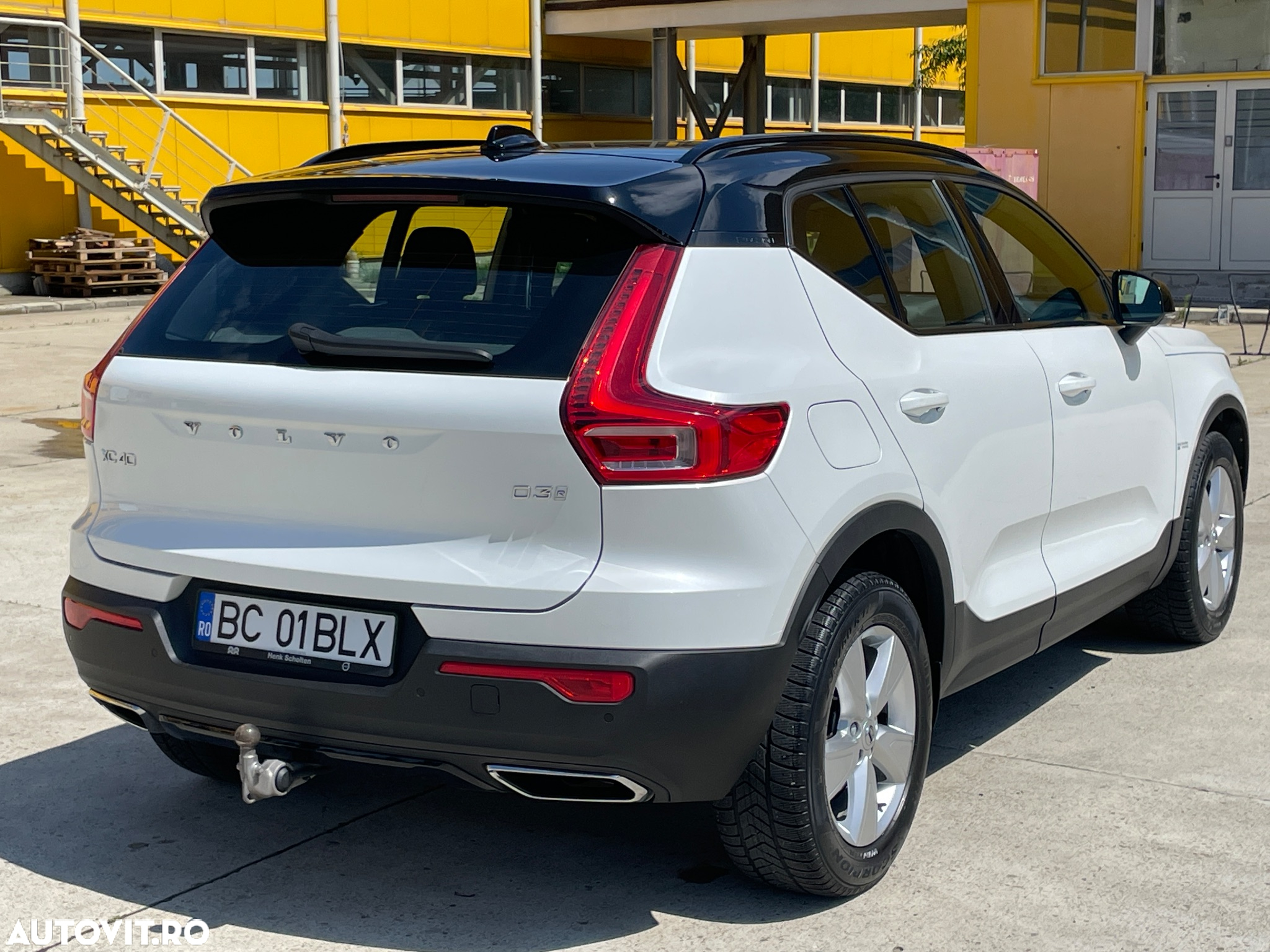 Volvo XC 40 D3 AWD R-Design - 4