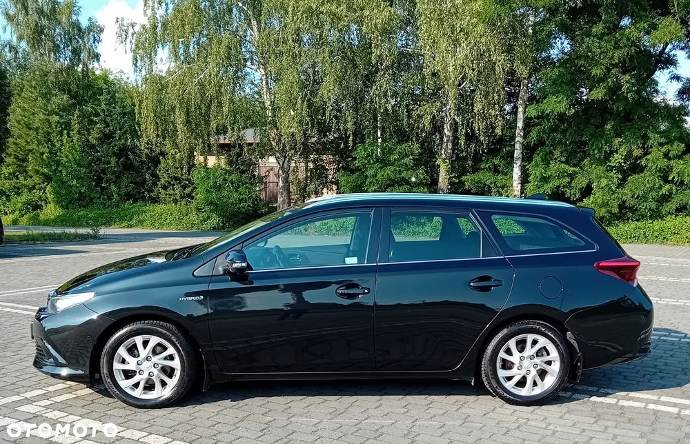 Toyota Auris Hybrid 135 Prestige - 9