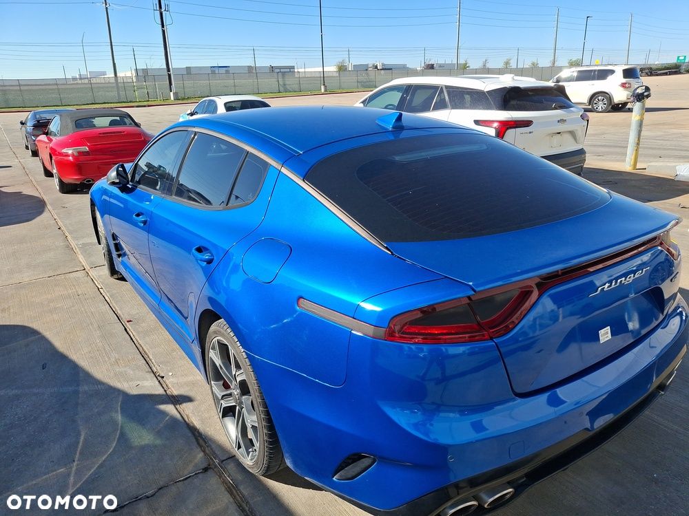 Kia Stinger - 19
