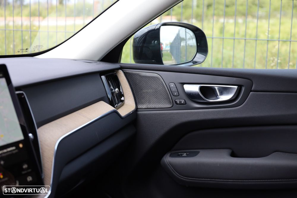 Volvo XC 60 2.0 T6 PHEV Plus Dark AWD - 18