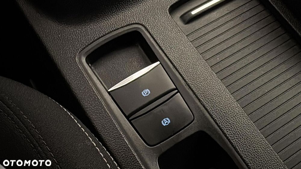 Ford Focus 1.0 EcoBoost mHEV Titanium X - 26