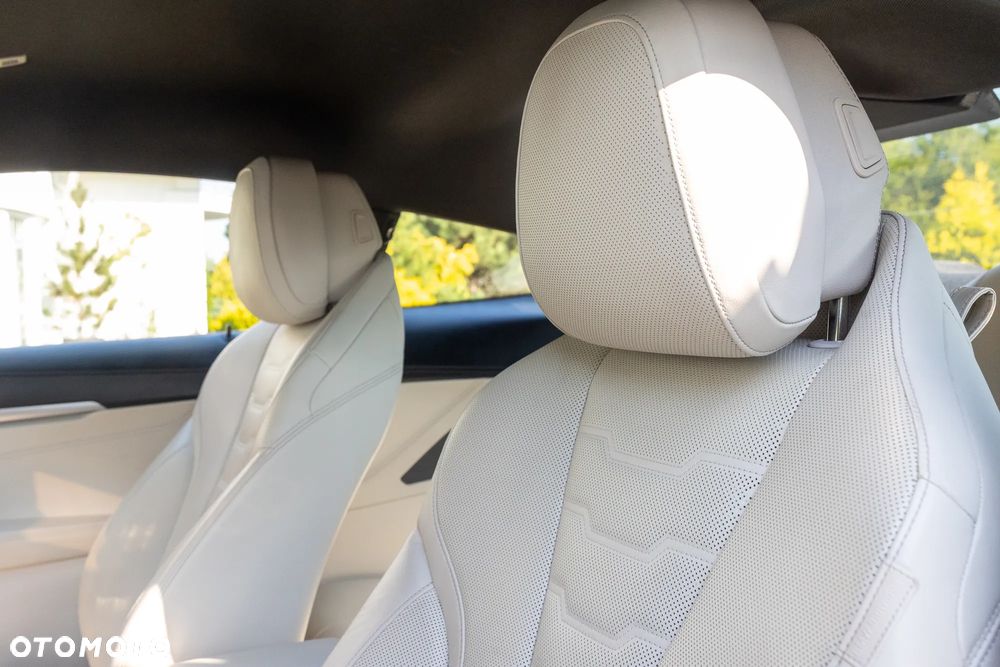 BMW Seria 8 - 10