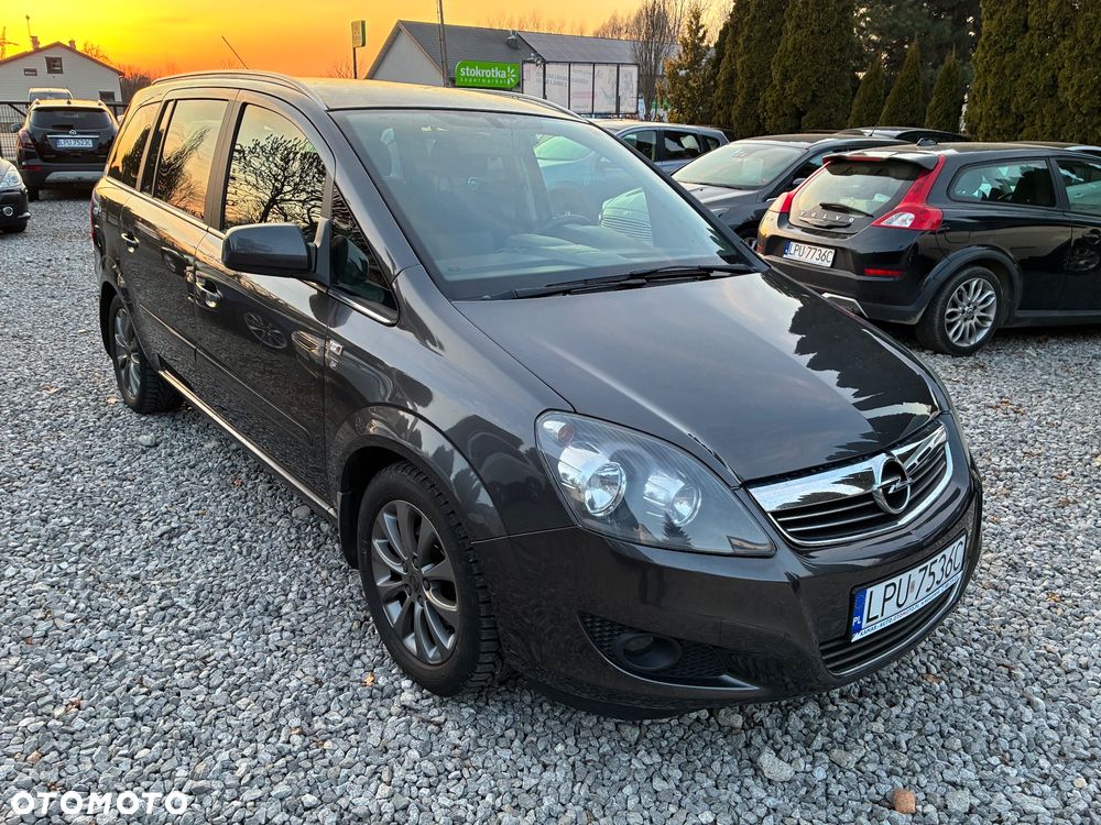 Opel Zafira 1.8 Design Edition - 1
