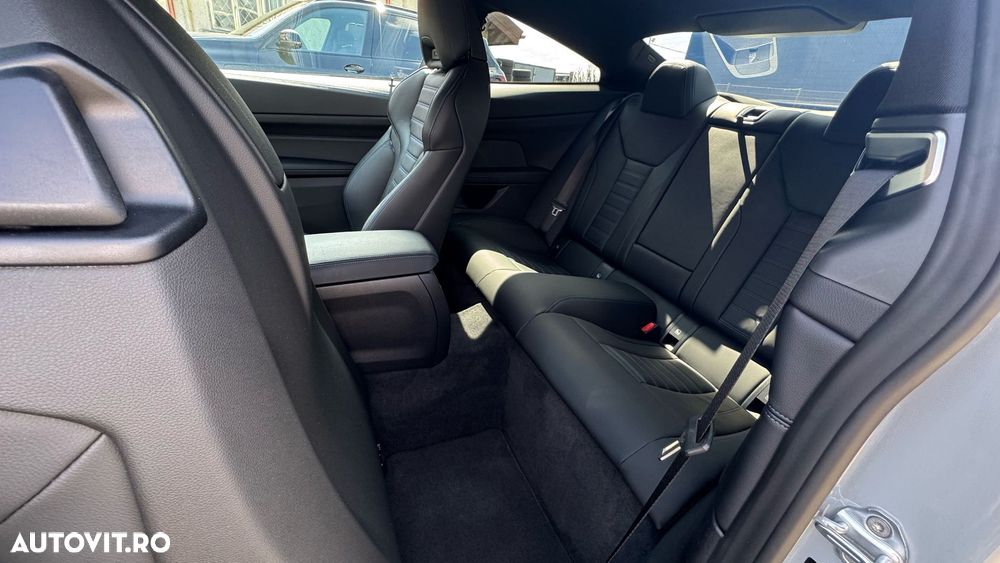 BMW M4 M440i xDrive - 4