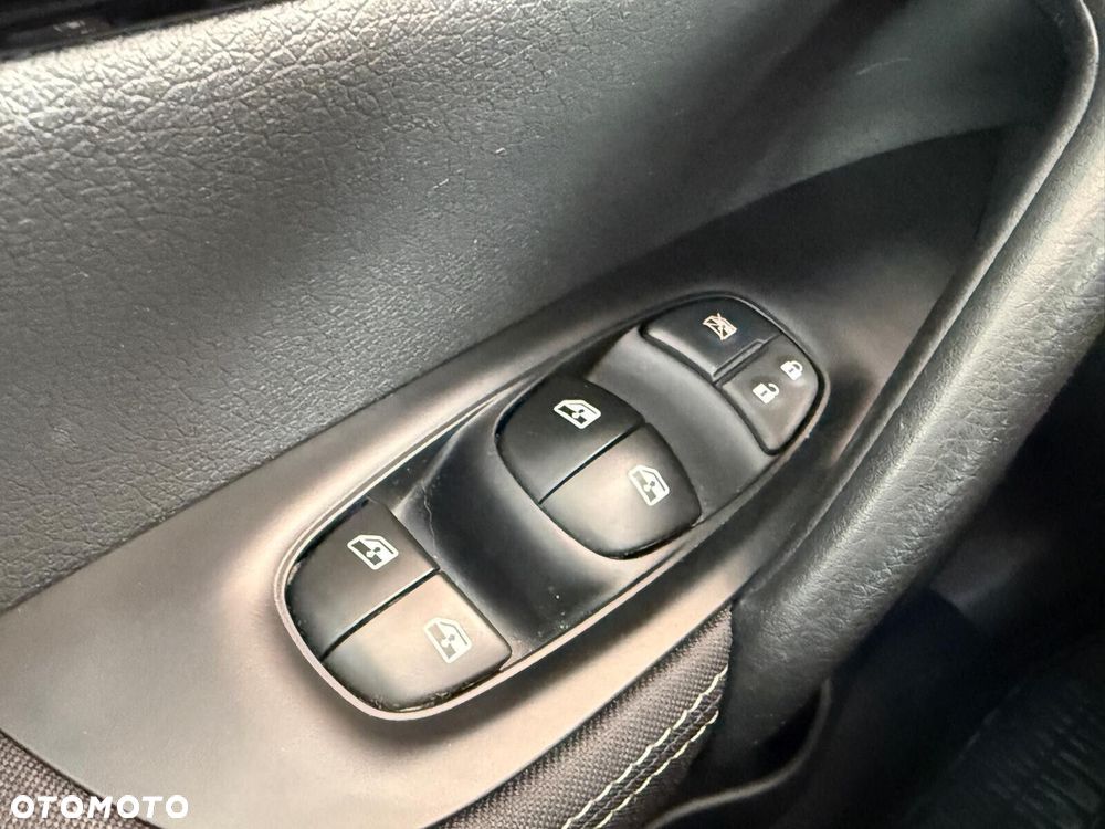 Nissan Qashqai 1.3 DIG-T N-Connecta DCT - 30