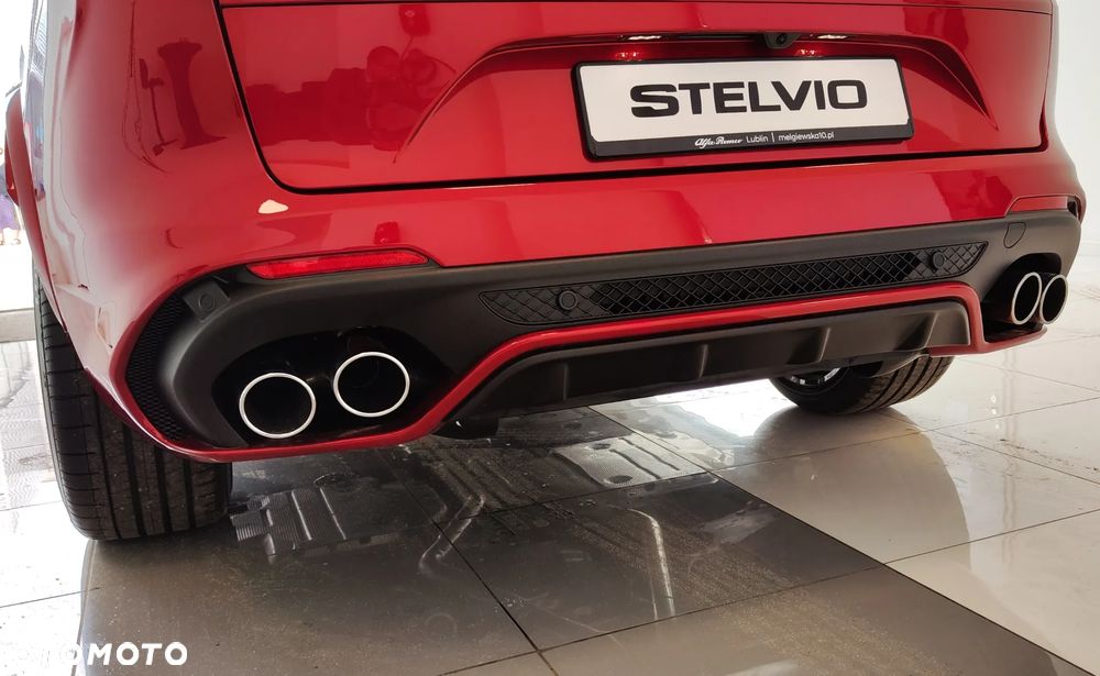 Alfa Romeo Stelvio V6 2.9 Bi-Turbo AT8-Q4 Quadrifoglio - 9
