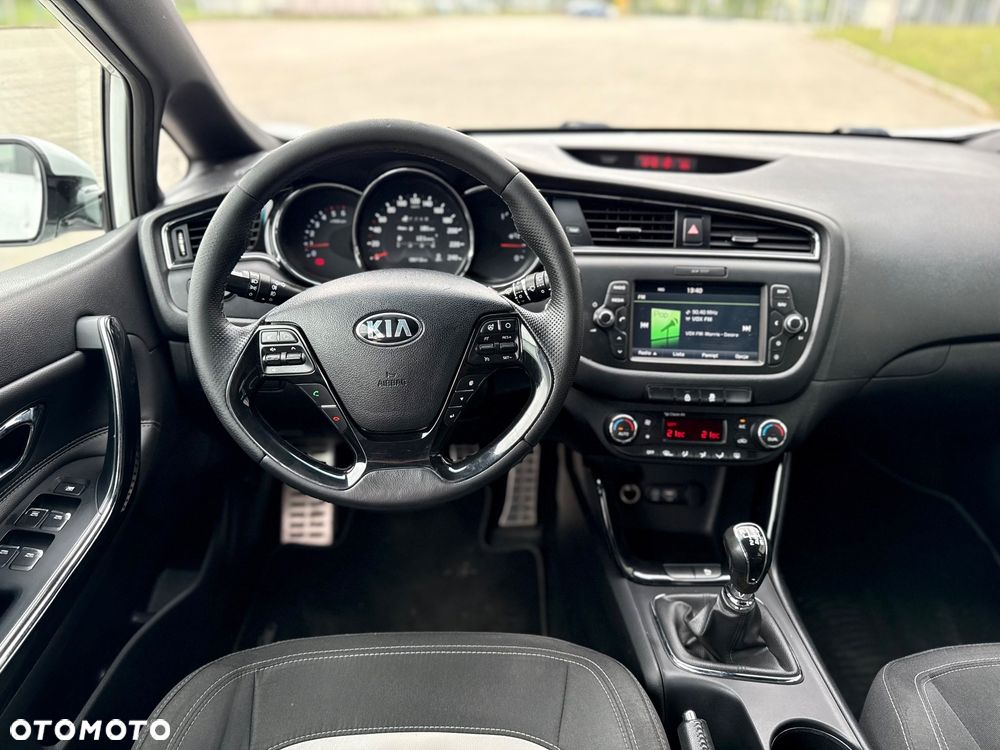 Kia Ceed 1.6 CRDi 136 ISG GT Line - 18