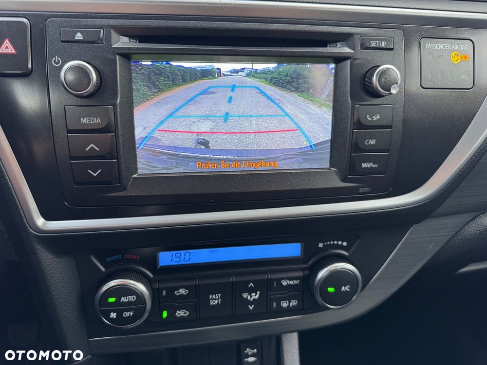 Toyota Auris 1.6 Valvematic Executive - 17