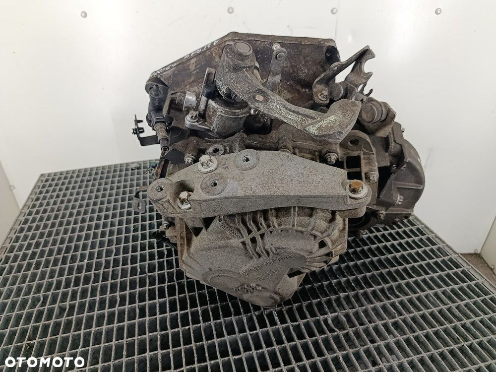 SKRZYNIA BIEGÓW MANUALNA 6 OPEL ASTRA H M32  55192042 1.7 CDTI - 4