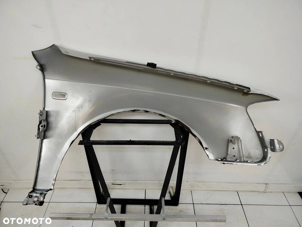 AUDI A4 B7 04R-> BŁOTNIK LEWY PRZÓD PRZEDNI LY7W - 11
