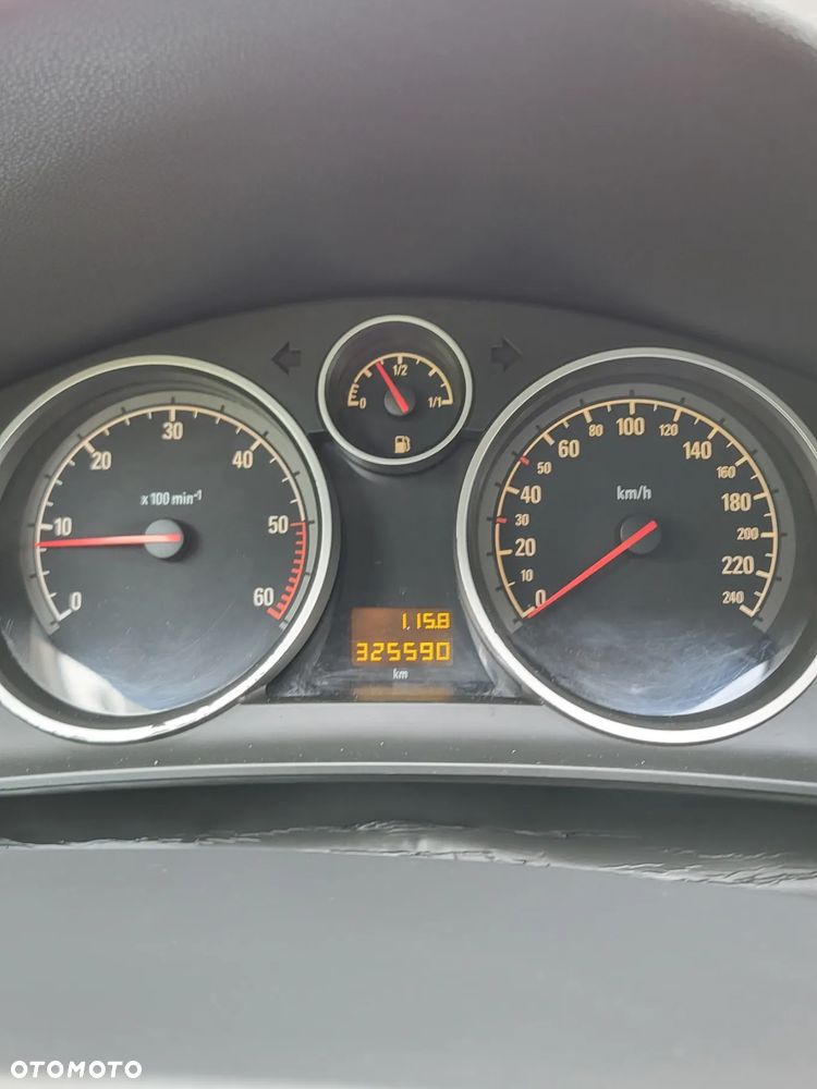 Opel Astra 1.9 CDTI DPF NAVI - 11