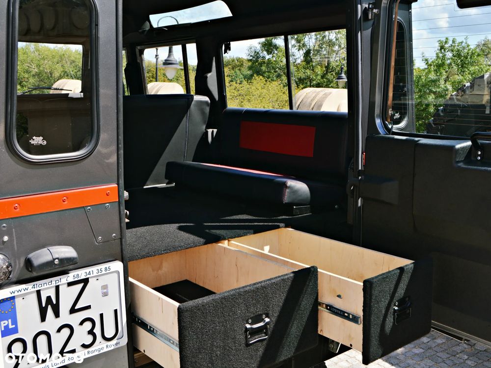 Land Rover Defender 2.5 TDI - 31