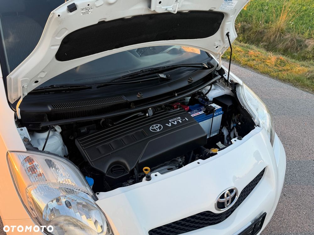 Toyota Yaris - 37