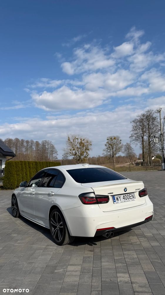 BMW Seria 3 330i xDrive M Sport Shadow sport - 12