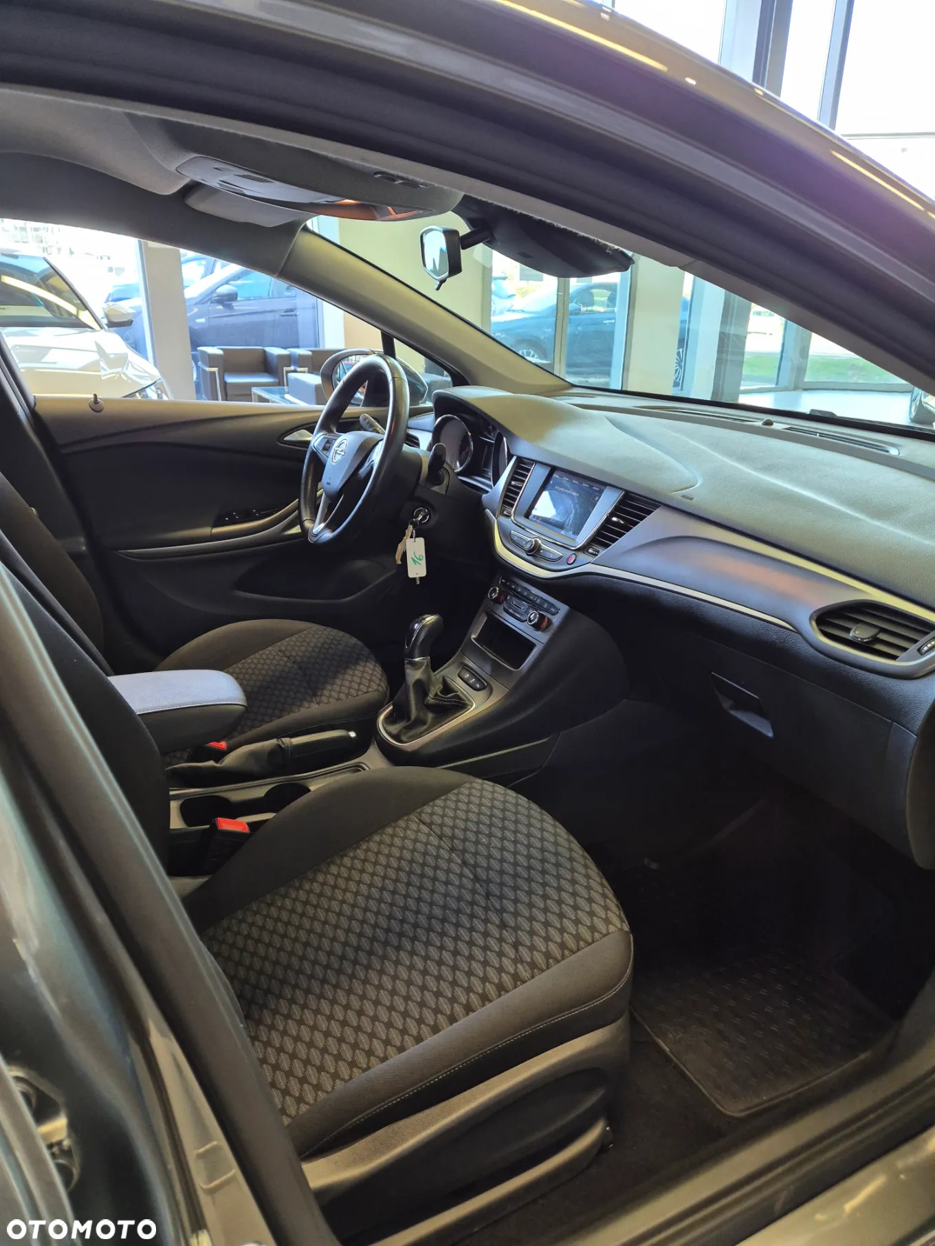 Opel Astra V 1.2 T Elegance S&S - 12