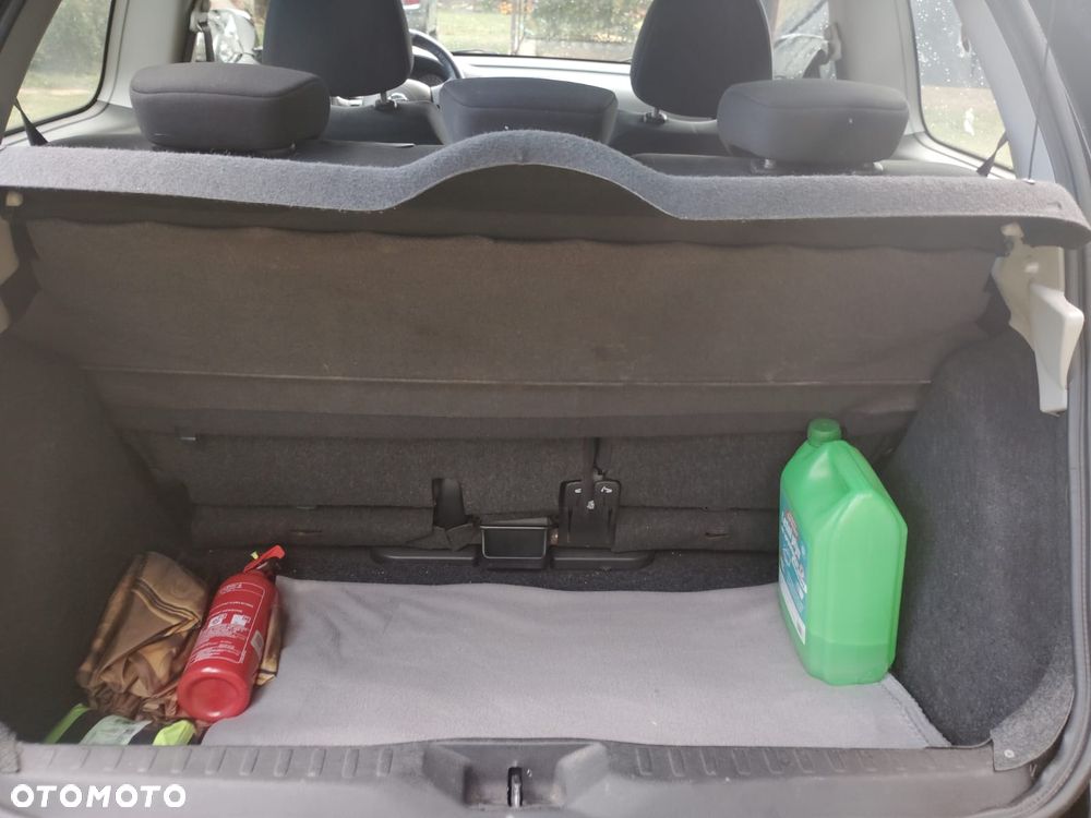Nissan Micra - 15