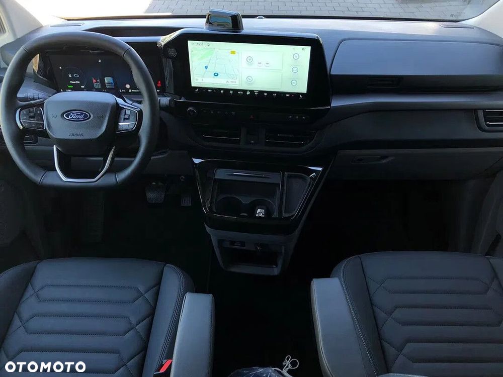 Ford Tourneo Custom - 9