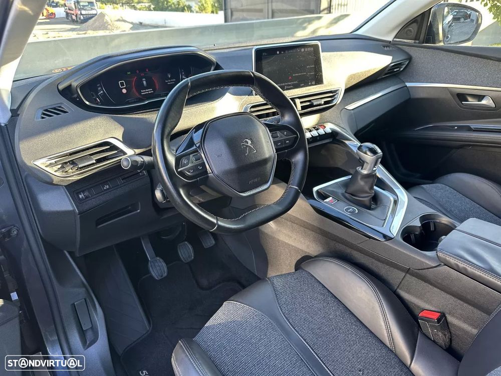 Peugeot 5008 1.2 PureTech Allure Pack - 26