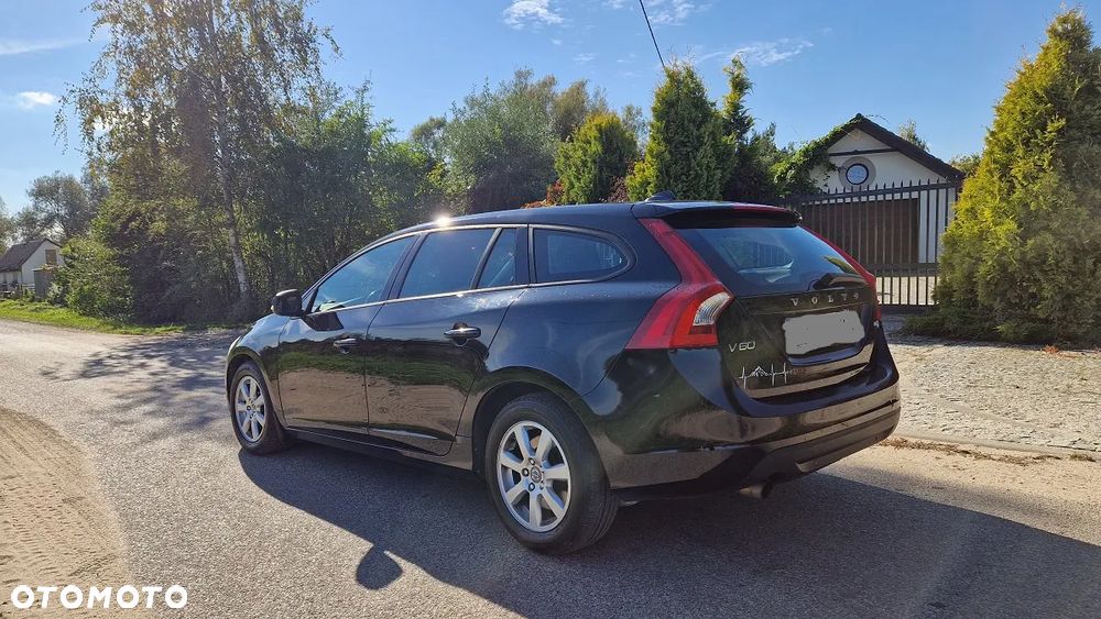 Volvo V60 D2 Momentum - 9