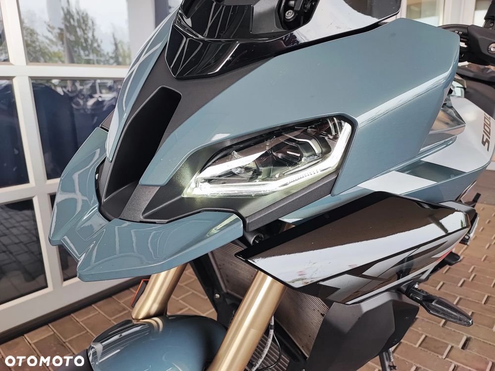 BMW S - 15