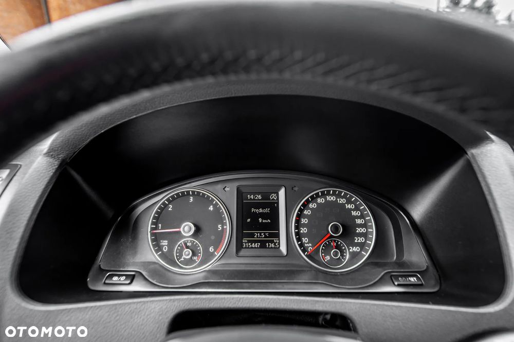 Volkswagen Caravelle - 25
