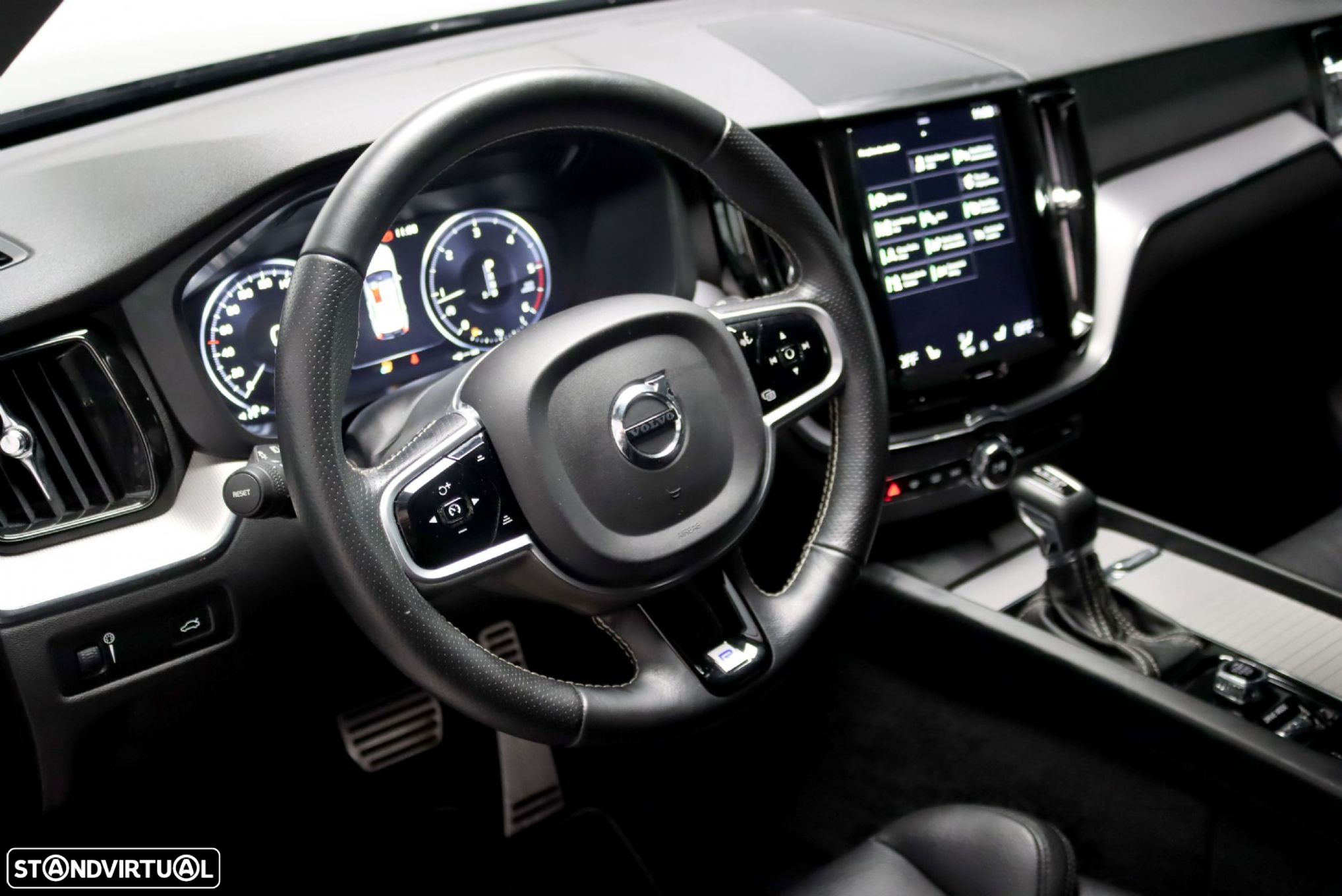 Volvo XC 60 2.0 D4 R-Design Geartronic - 15