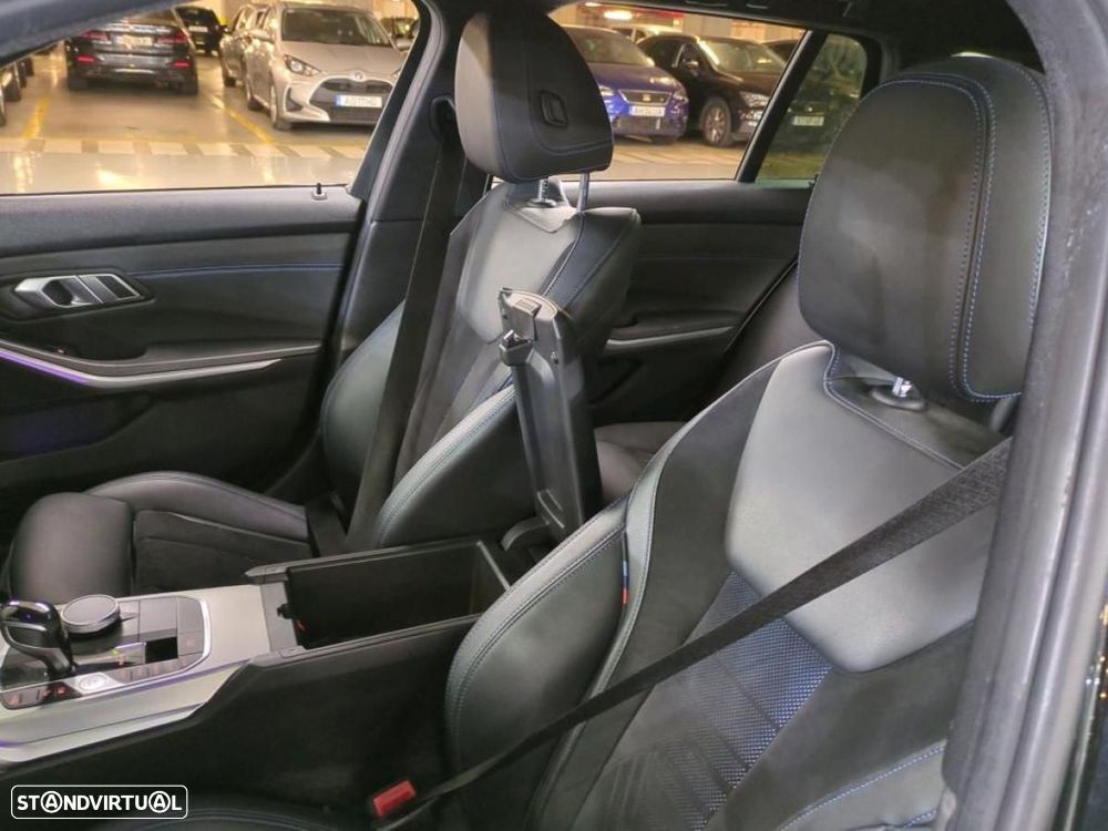 BMW 330 e Pack Desportivo M Auto - 6
