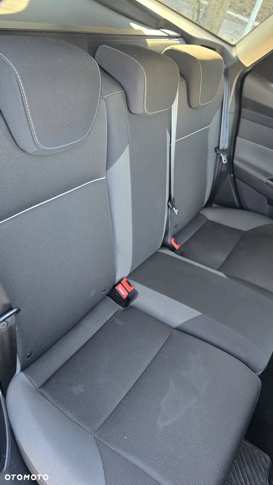 Ford Focus 1.6 Edition - 16