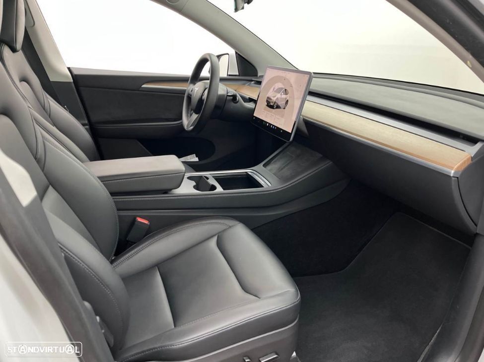 Tesla Model Y Long Range Dual Motor AWD - 5