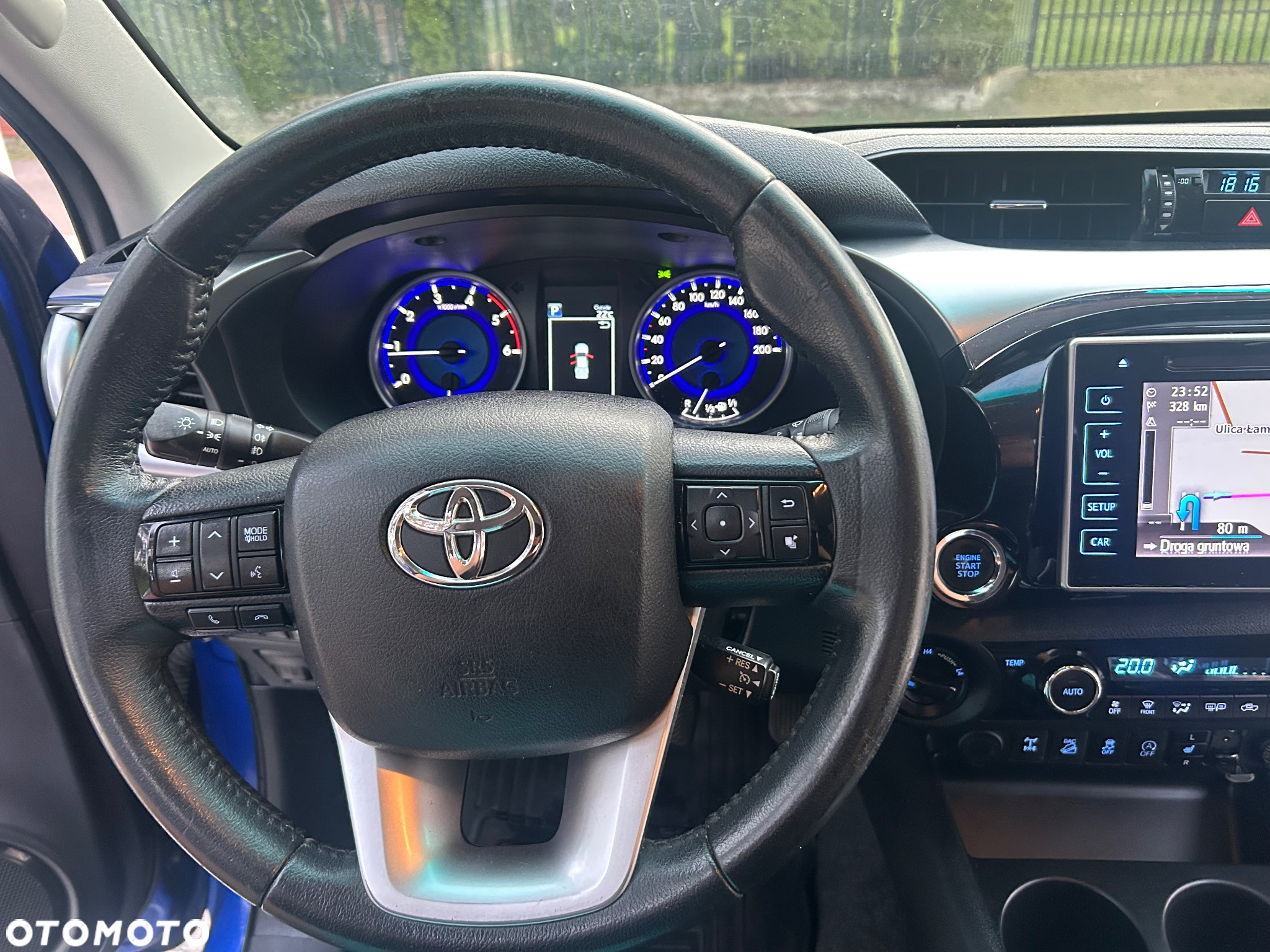 Toyota Hilux - 26