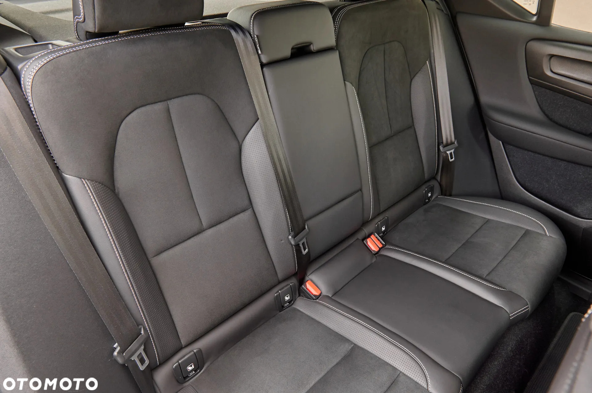 Volvo XC 40 T3 R-Design - 8