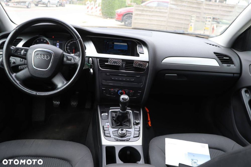 Audi A4 Limousine - 3