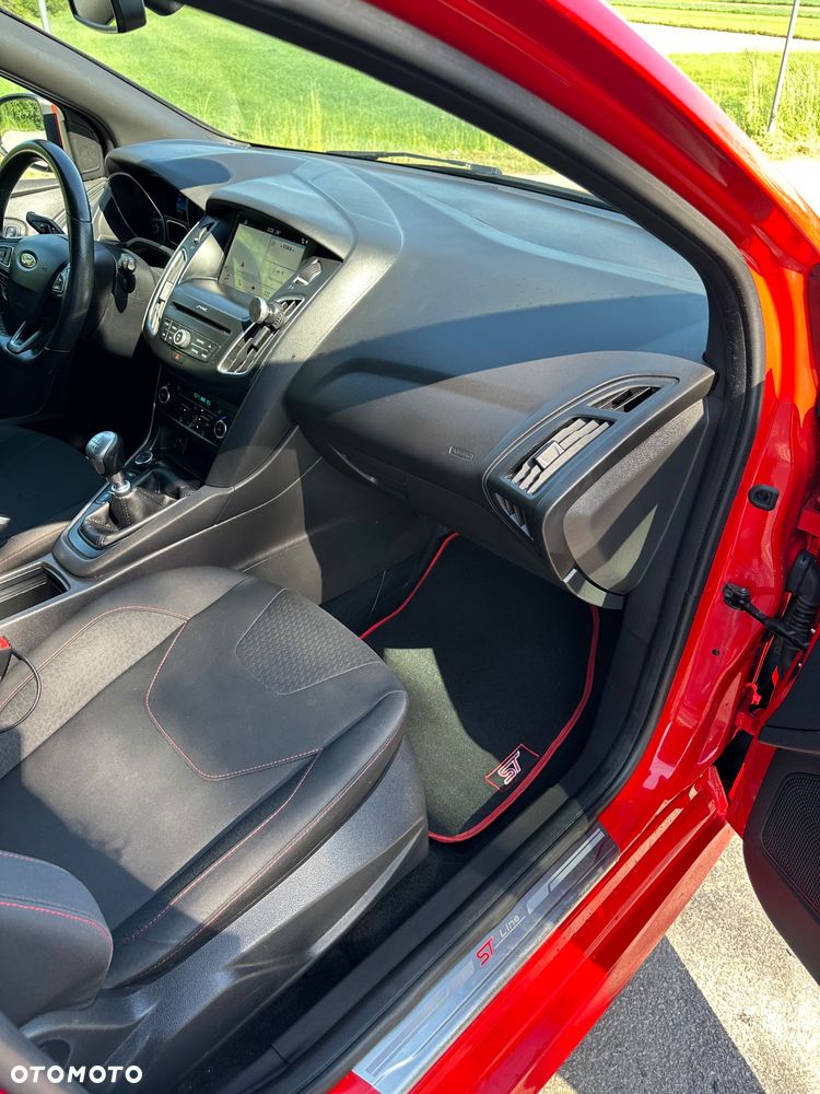 Ford Focus 1.0 EcoBoost ST-Line - 9
