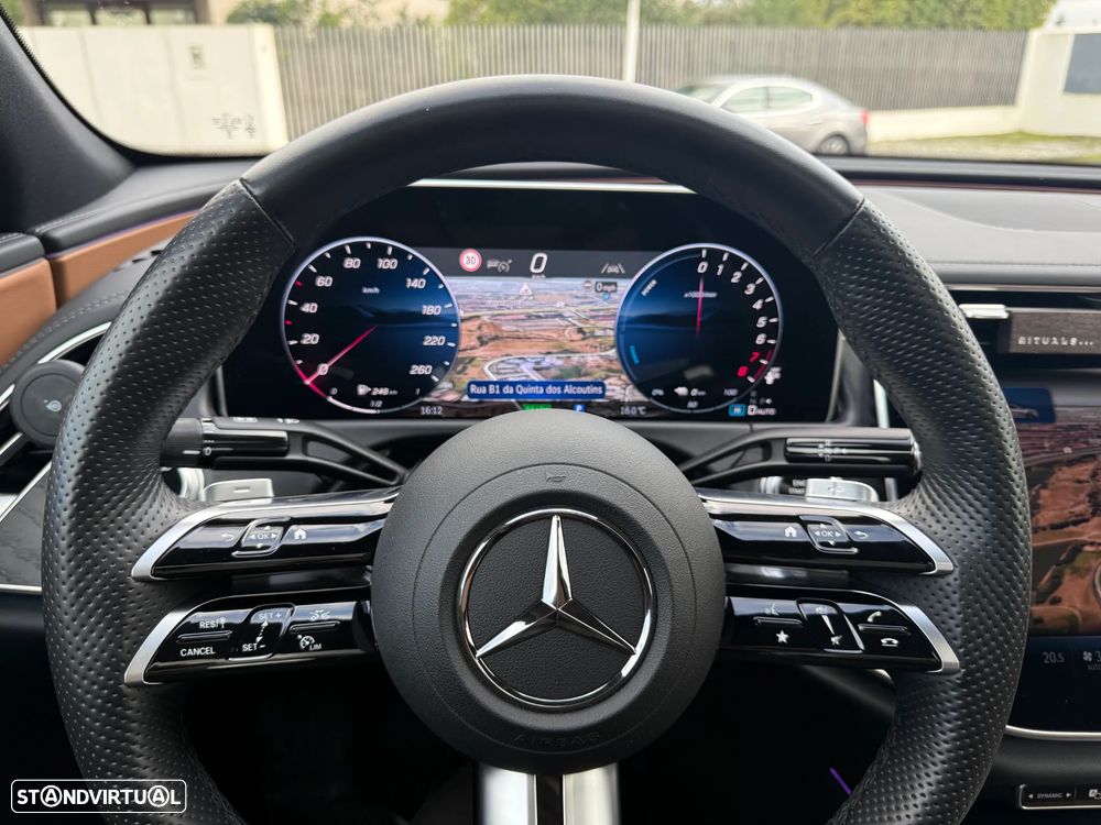 Mercedes-Benz E 300 Standard - 22