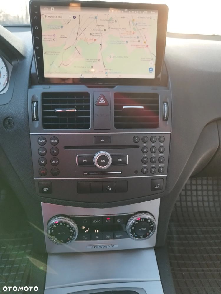 Mercedes-Benz Klasa C 200 CGI Automatik BlueEFFICIENCY Avantgarde - 31