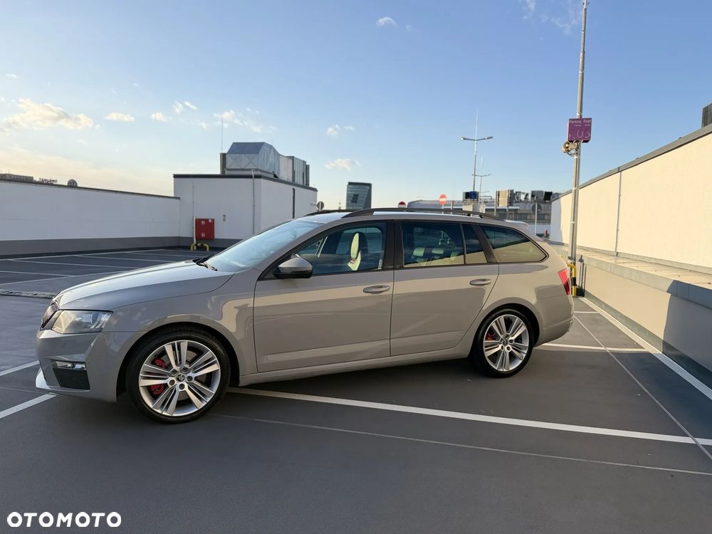 Skoda Octavia 2.0 TDI DSG RS - 6
