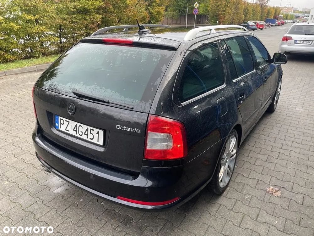 Skoda Octavia Combi 2.0 TSI DSG RS - 4