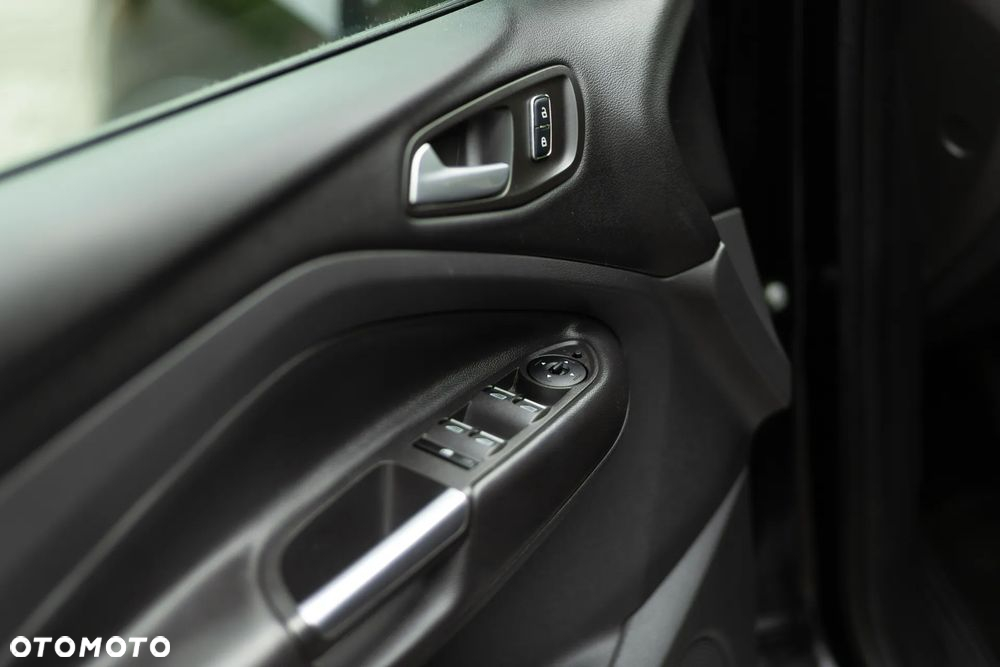 Ford Kuga - 30