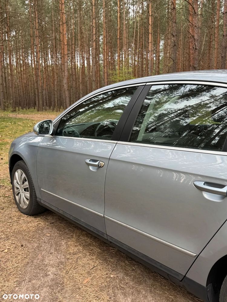 Volkswagen Passat 1.6 FSI Automatik Comfortline - 4