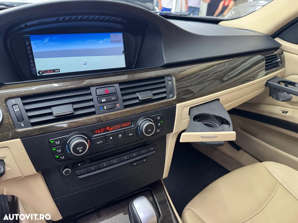 BMW 3 Series 2010 — imagine 22