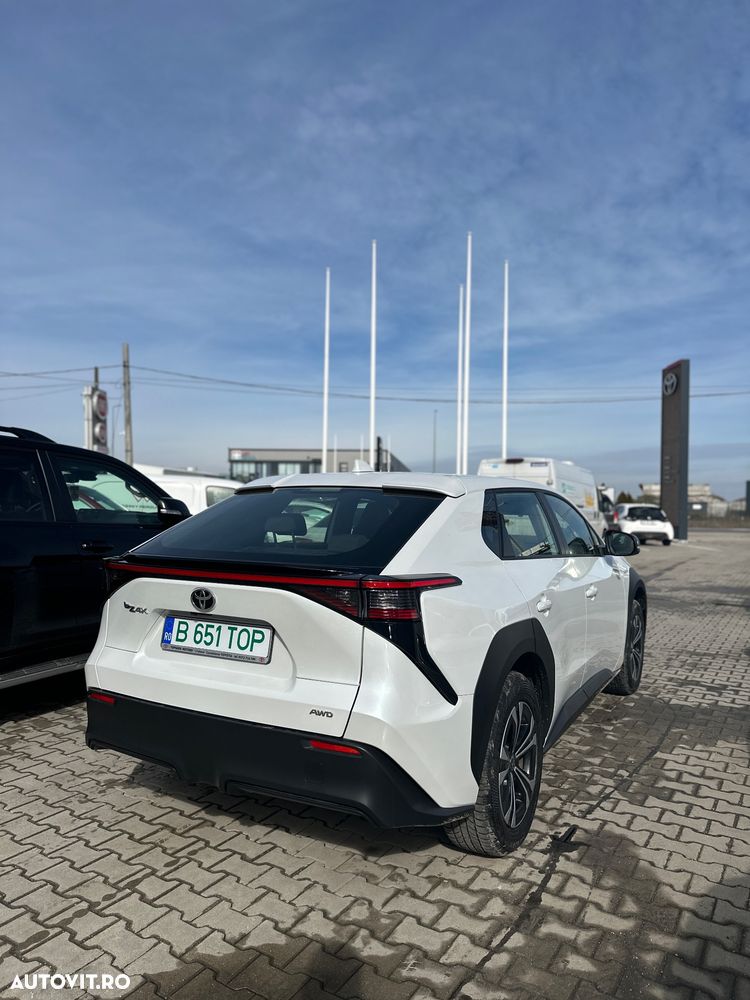 Toyota BZ4X 160 KW AWD (4x4) Dynamic - 4