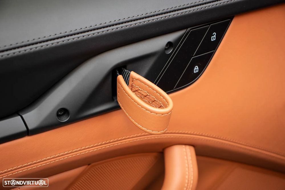 Porsche 911 (992) S/T - 10