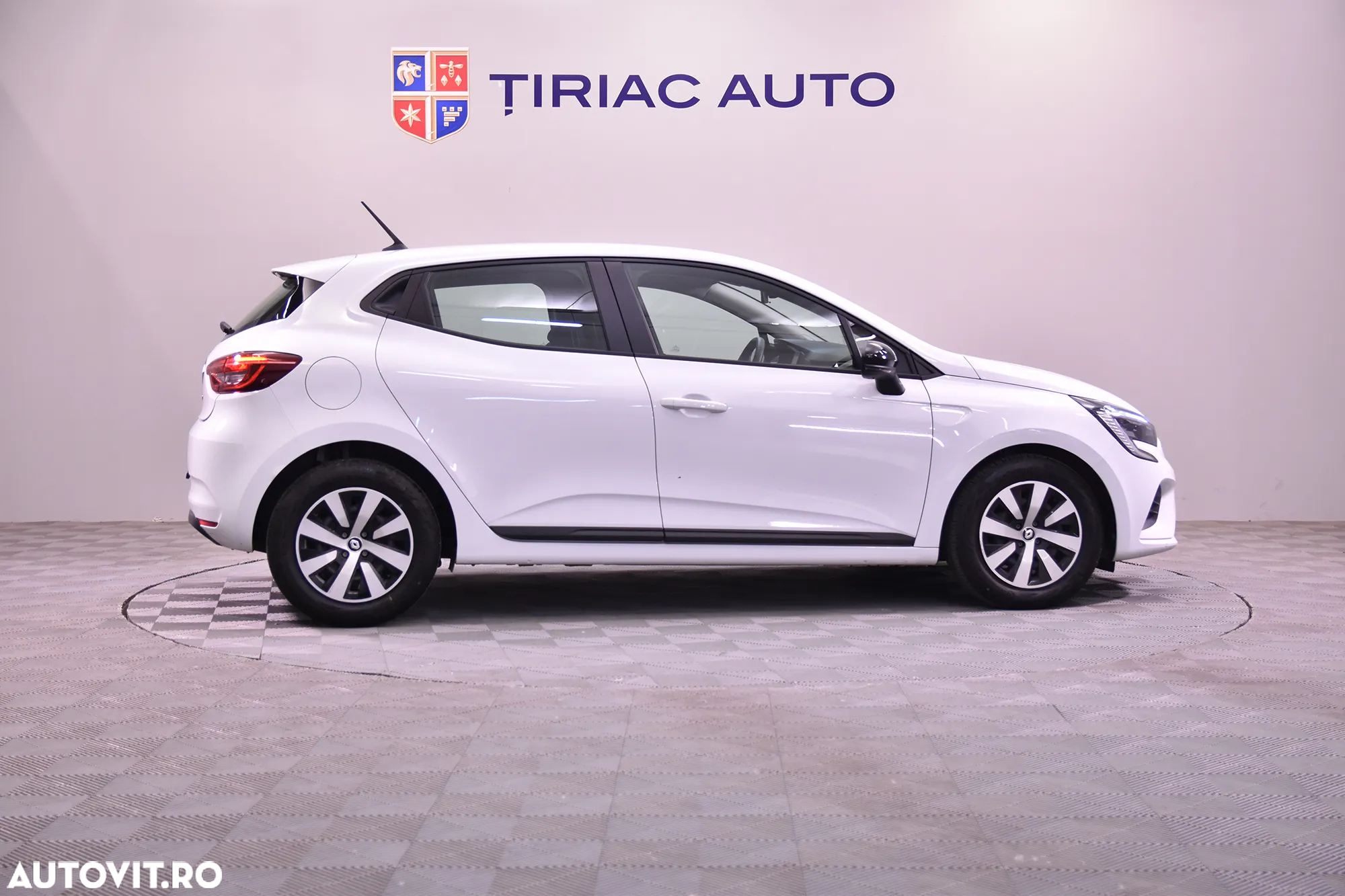 Renault Clio - 6