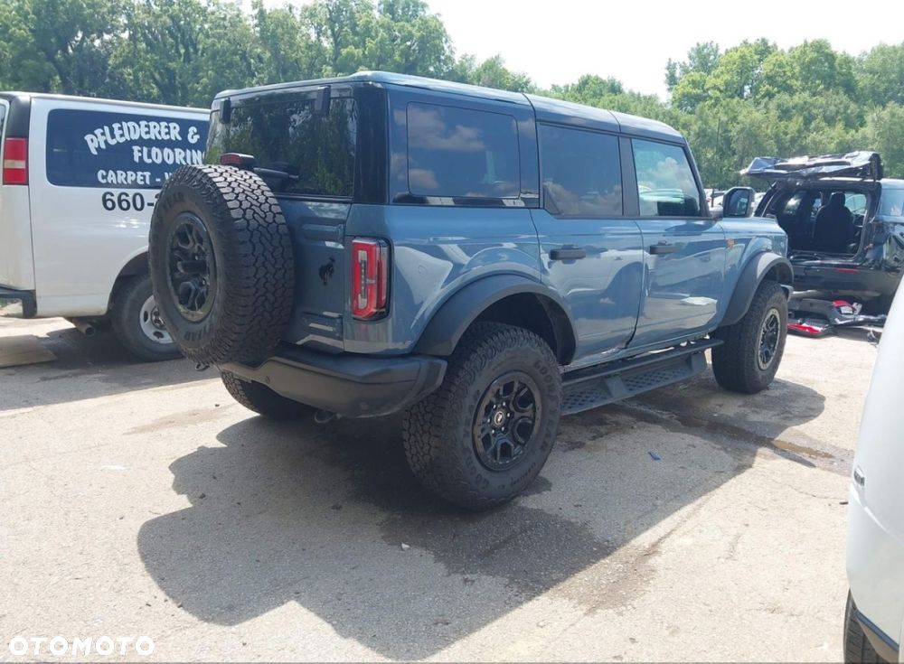 Ford Bronco - 7