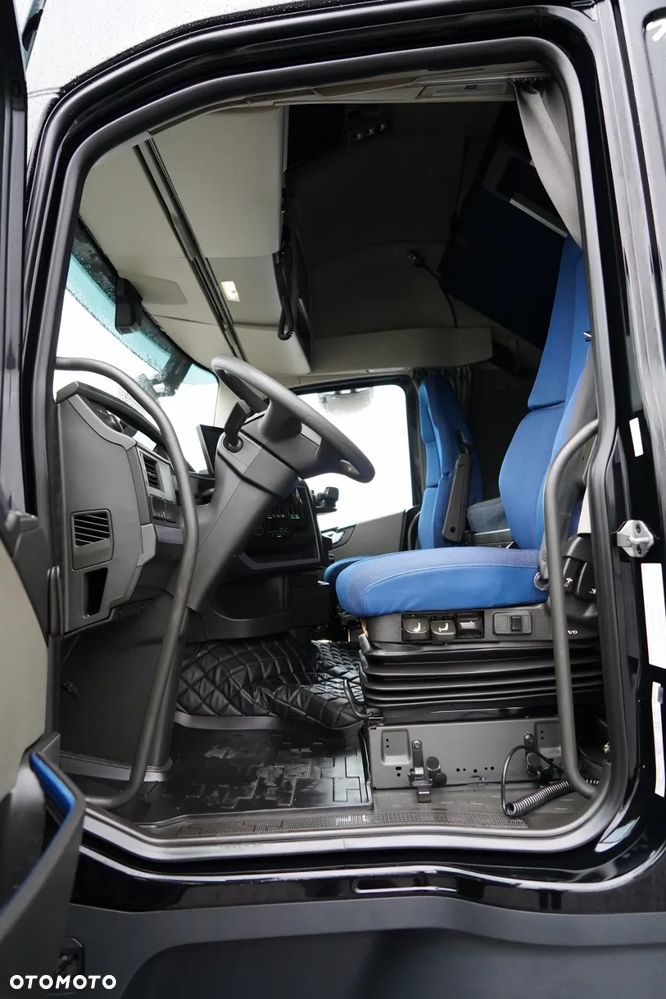 Volvo H 500 / XXL / LOWDECK / MEGA / KLIMA POSTOJOWA / Z NIEMIEC / PO KONTRAKCIE SERWISOWYM / - 23