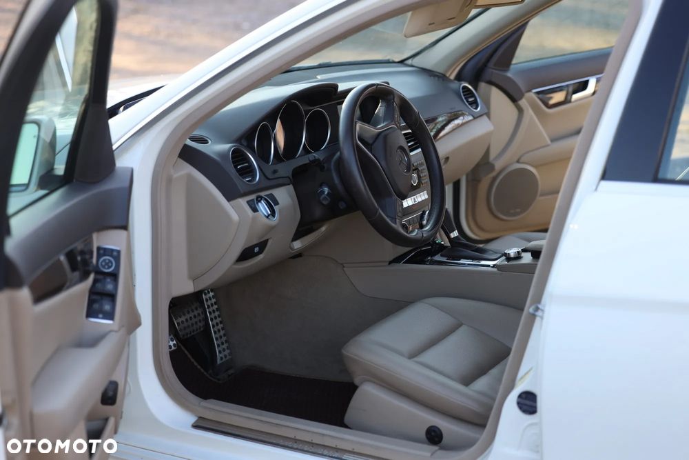 Mercedes-Benz Klasa C 300 4Matic 7G-TRONIC Avantgarde - 12