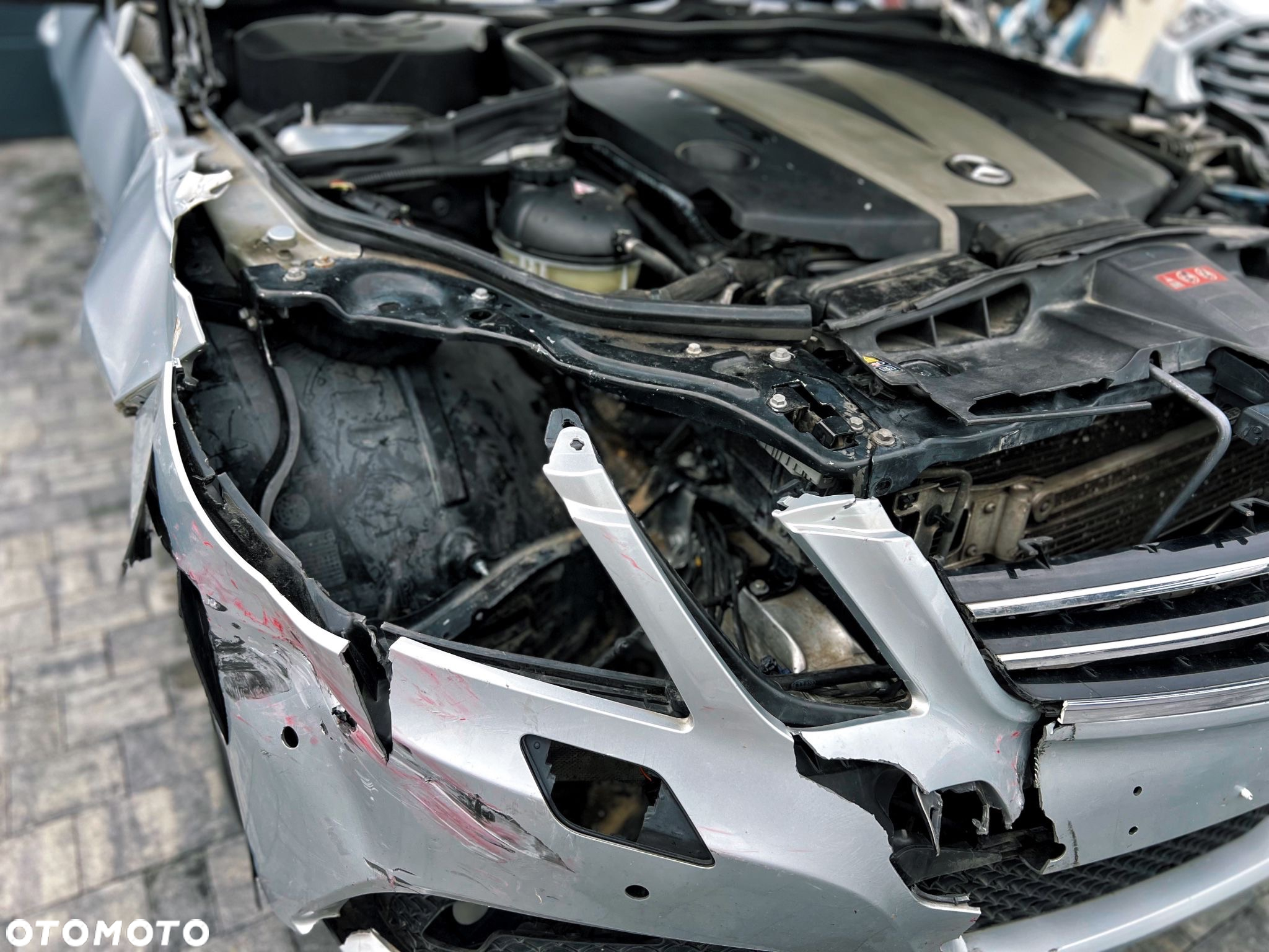 Mercedes-Benz Klasa E 350 CDI BlueEff Avantgarde - 22