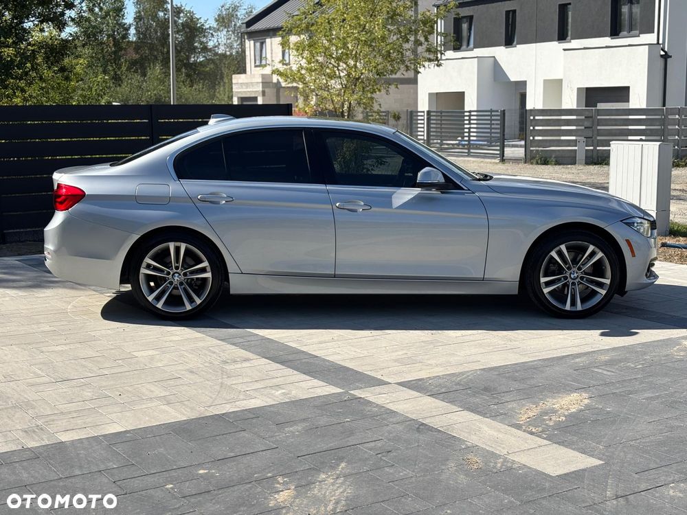 BMW Seria 3 330i Sport Line - 6
