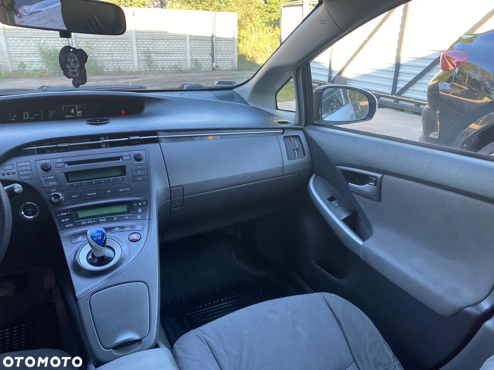Toyota Prius 1.8 HSD Active - 14