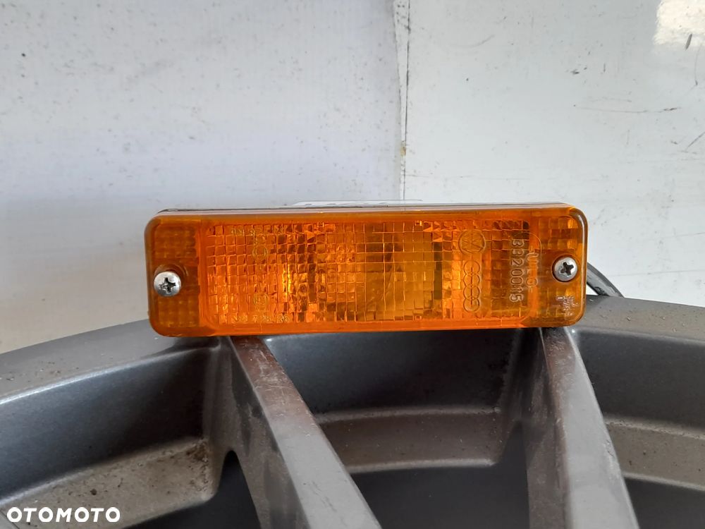 Lampa kierunkowskazu przód Volkswagen Golf 2 171953049F - 1